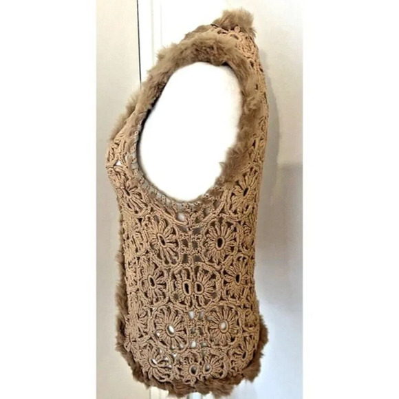 Vintage Cozzi Small Boho Crochet Vest Rabbit Fur Trim Western Festival Hipster - Picture 5 of 7